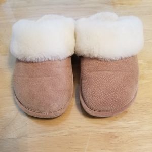 Women's Old Friends Slippers Size 5/6